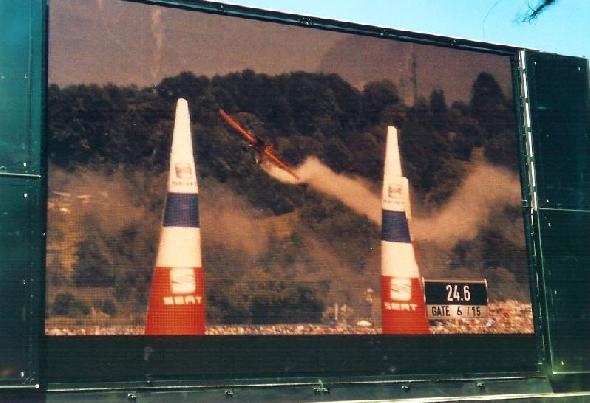 Bildname: AirRace-Interlaken-2007.07-800x-0.jpg 
 Breite: 799 Pixel 
 H�he: 546 Pixel 
 Gr�sse: 71 kB 