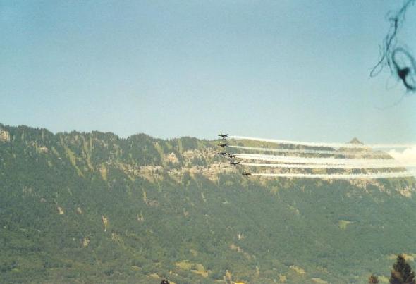 Bildname: AirRace-Interlaken-2007.07-800x-3.jpg 
 Breite: 799 Pixel 
 H�he: 546 Pixel 
 Gr�sse: 53 kB 