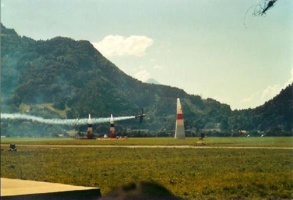 Bildname: AirRace-Interlaken-2007.07-800x-7.jpg 
 Breite: 800 Pixel 
 H�he: 547 Pixel 
 Gr�sse: 60 kB 
