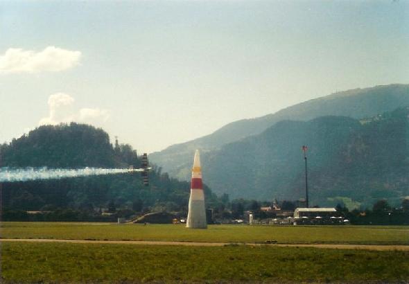 Bildname: AirRace-Interlaken-2007.07-800x-8.jpg 
 Breite: 799 Pixel 
 H�he: 556 Pixel 
 Gr�sse: 50 kB 